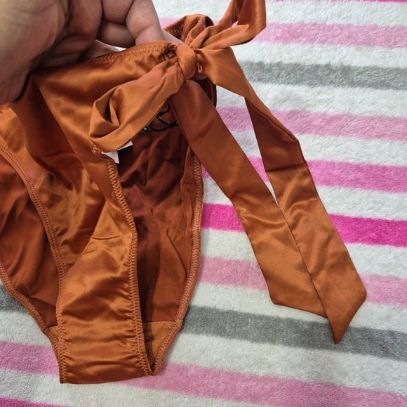 Victoria Secret Panty - Picture 4 of 5